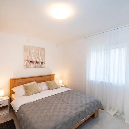 Apartment Ilux-2 Novigrad (Dalmatia)