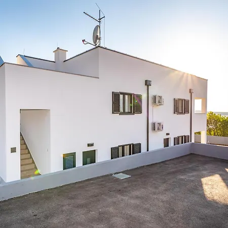 Ilux-2 Apartment