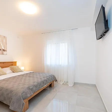 Ilux-2 Novigrad (Dalmatia)